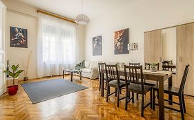 Gentleman Apartment